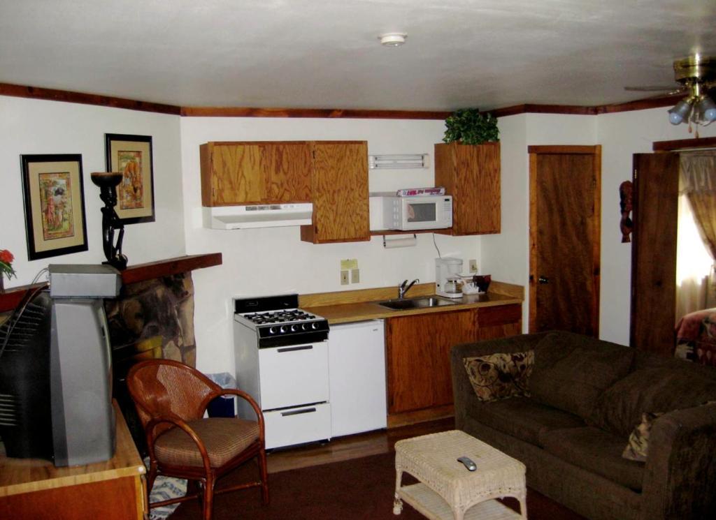 Majestic Moose Lodge - Coptic Village Big Bear Lake Ruang foto
